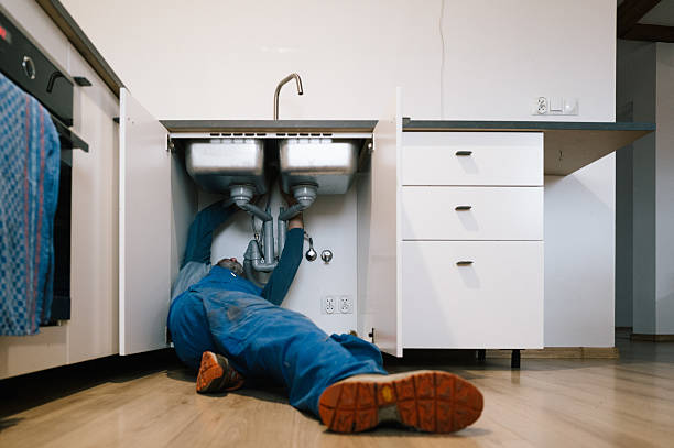 Professional Plumbing technician working in Onondaga, MI